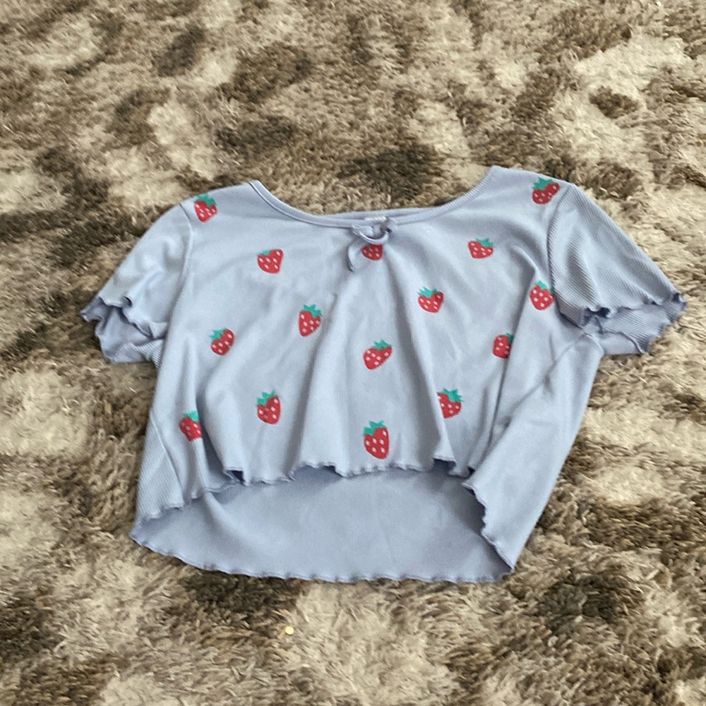 SHEIN blue cropped tee. Size: 14-16